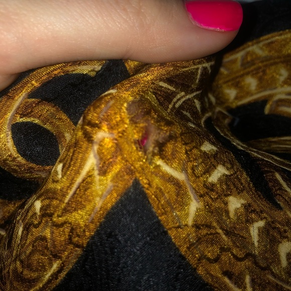 Authentic Chanel vintage scarf - Picture 7 of 11